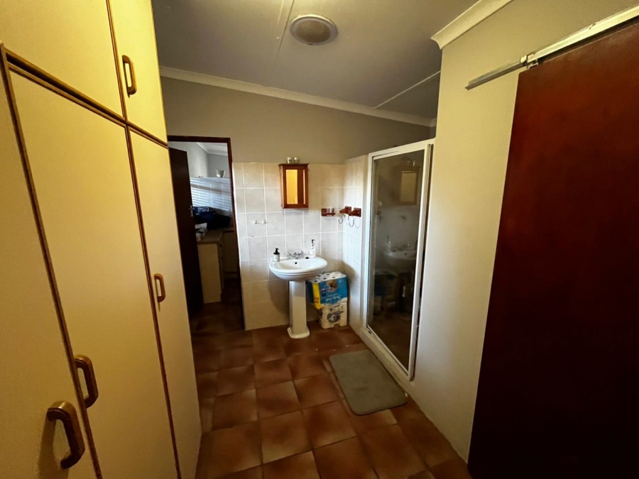 4 Bedroom Property for Sale in Rouxpark Western Cape